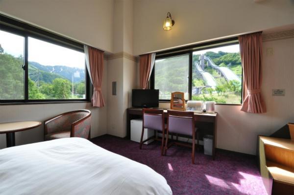 Yamano 3* Hakuba